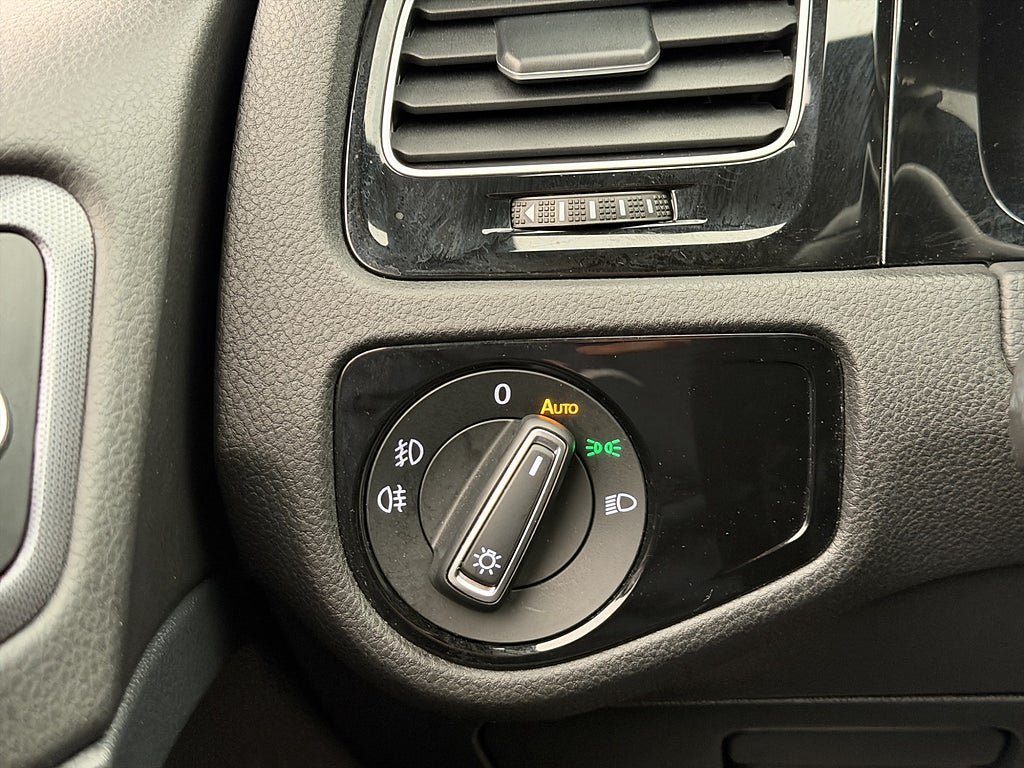 Vehicle Image 28