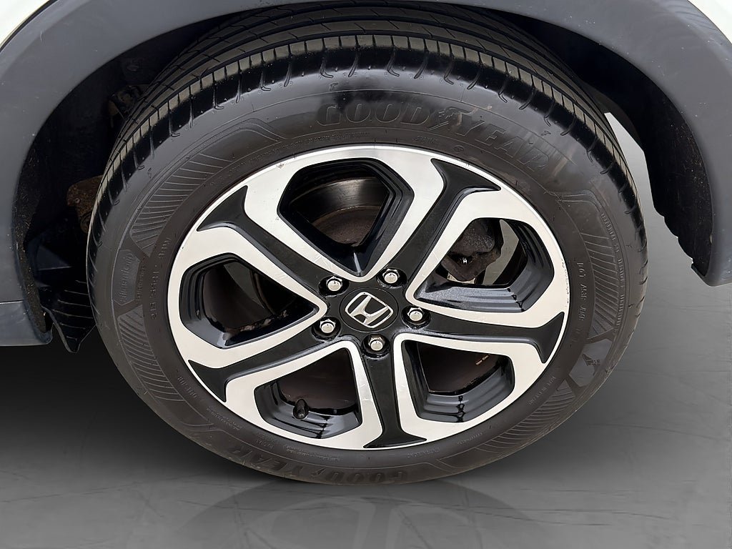 Vehicle Image 30