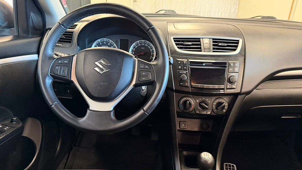 Vehicle Image 11