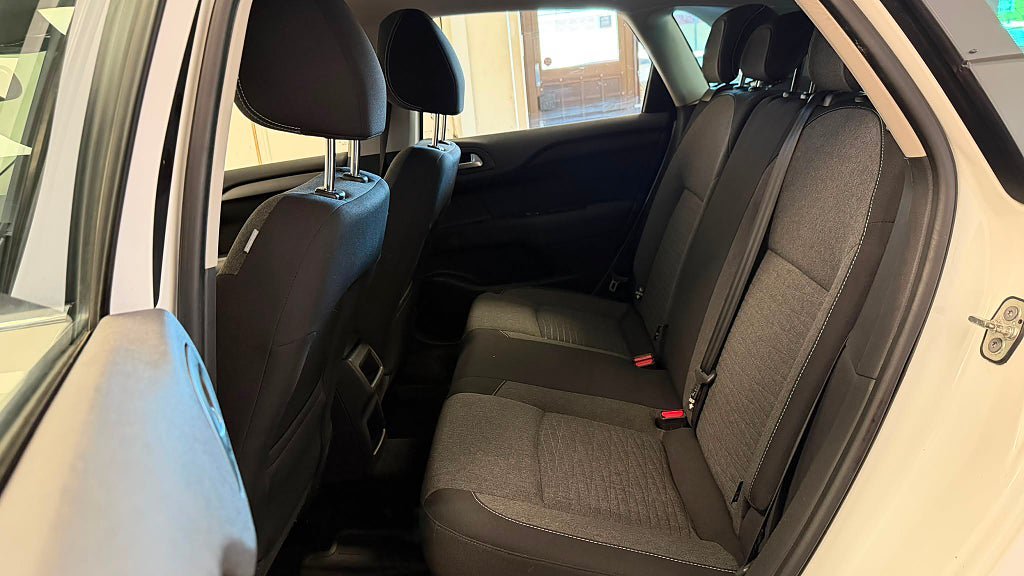 Vehicle Image 22