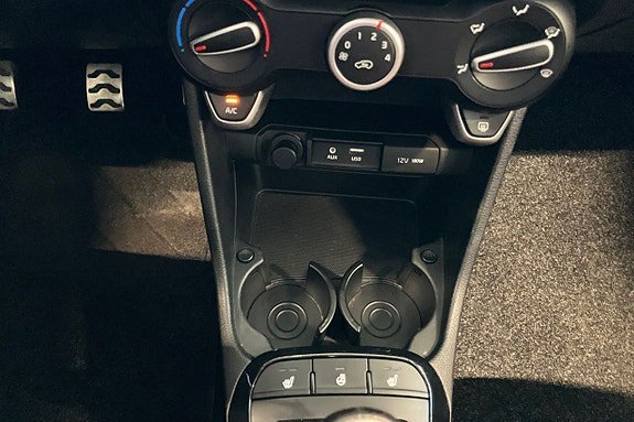 Vehicle Image 23