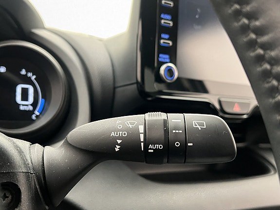 Vehicle Image 24