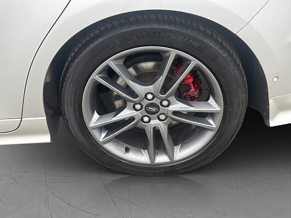 Vehicle Image 37