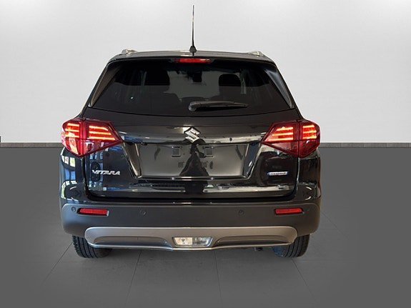 Vehicle Image 6