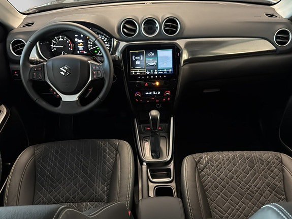 Vehicle Image 10