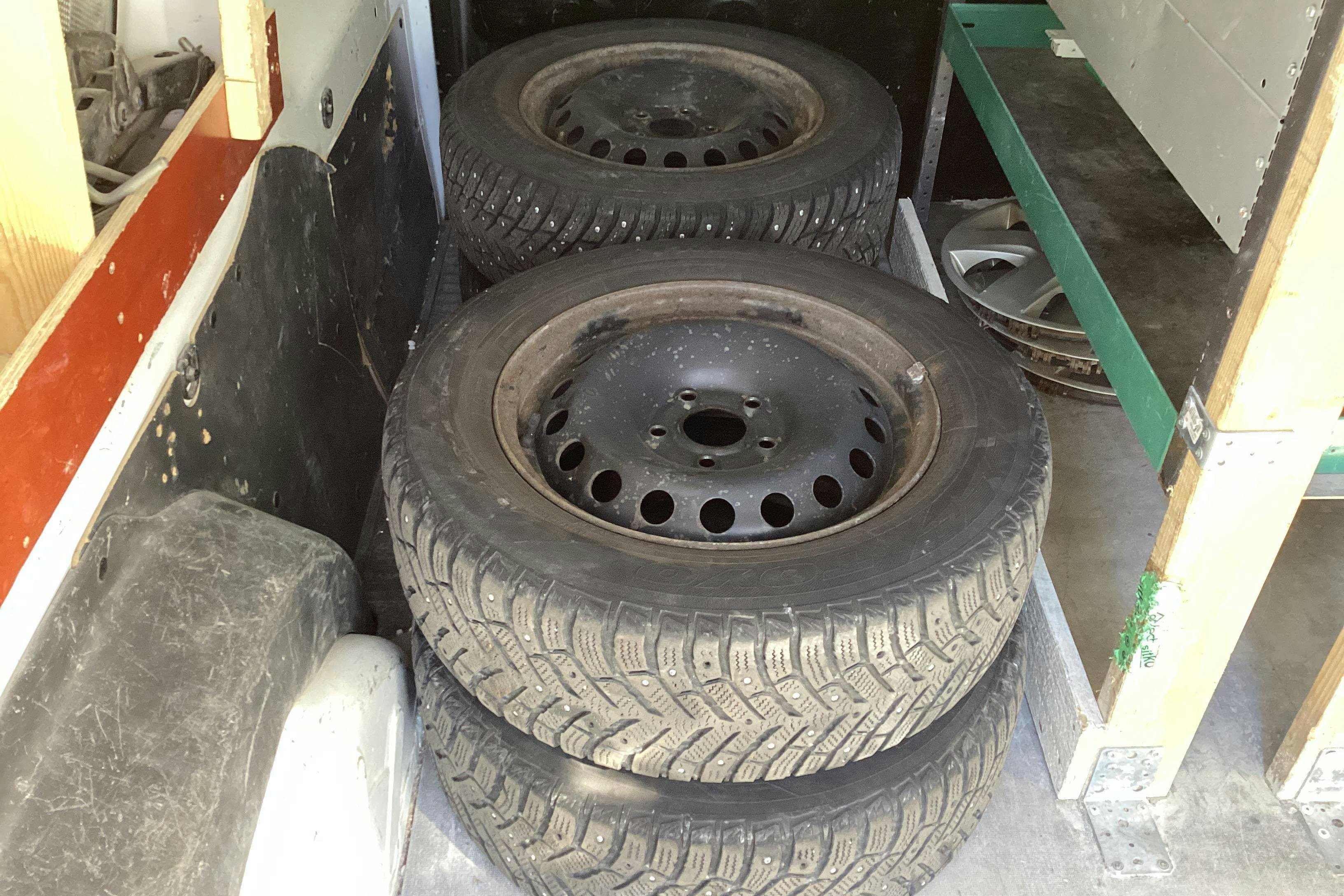 Vehicle Image 15