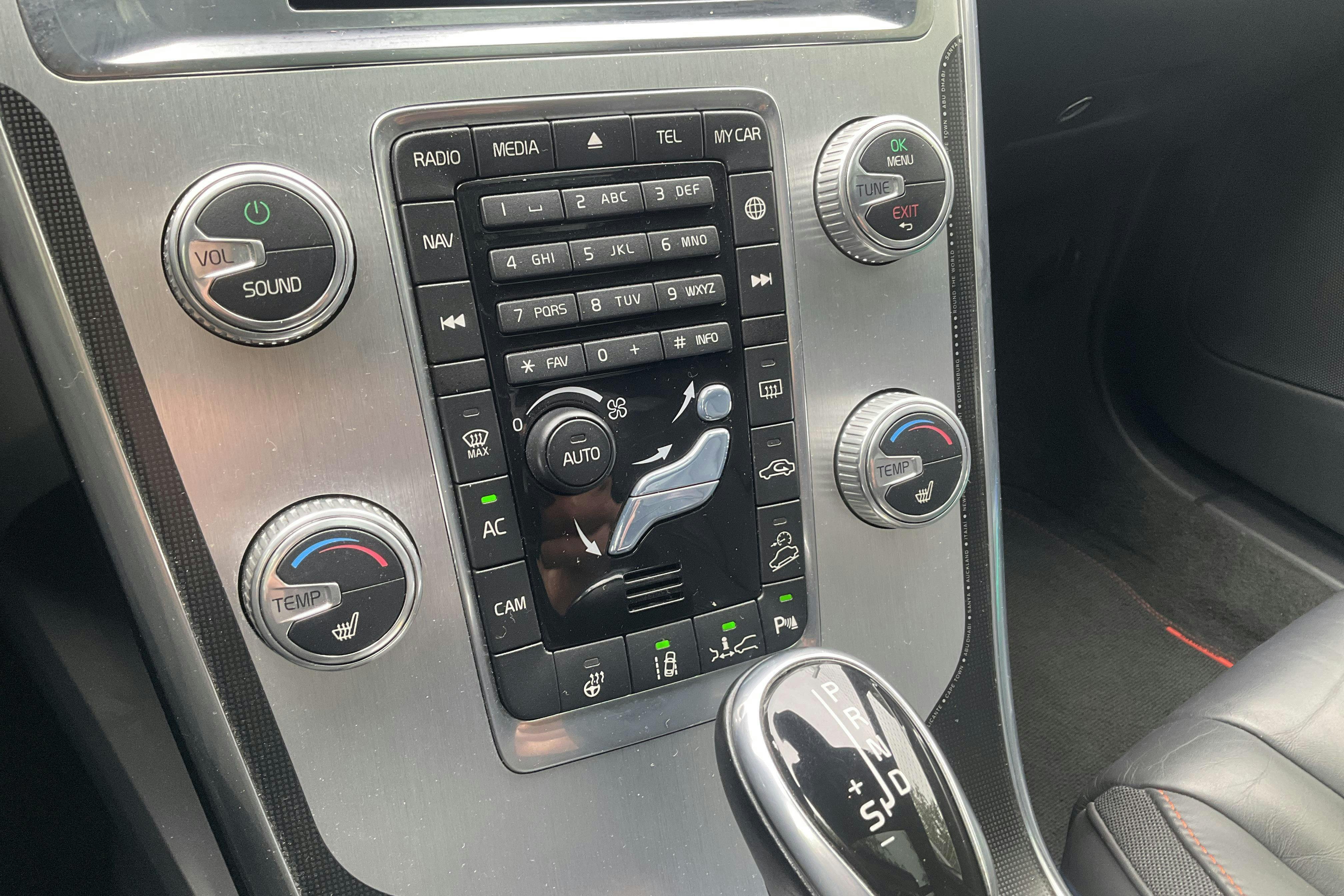 Vehicle Image 15