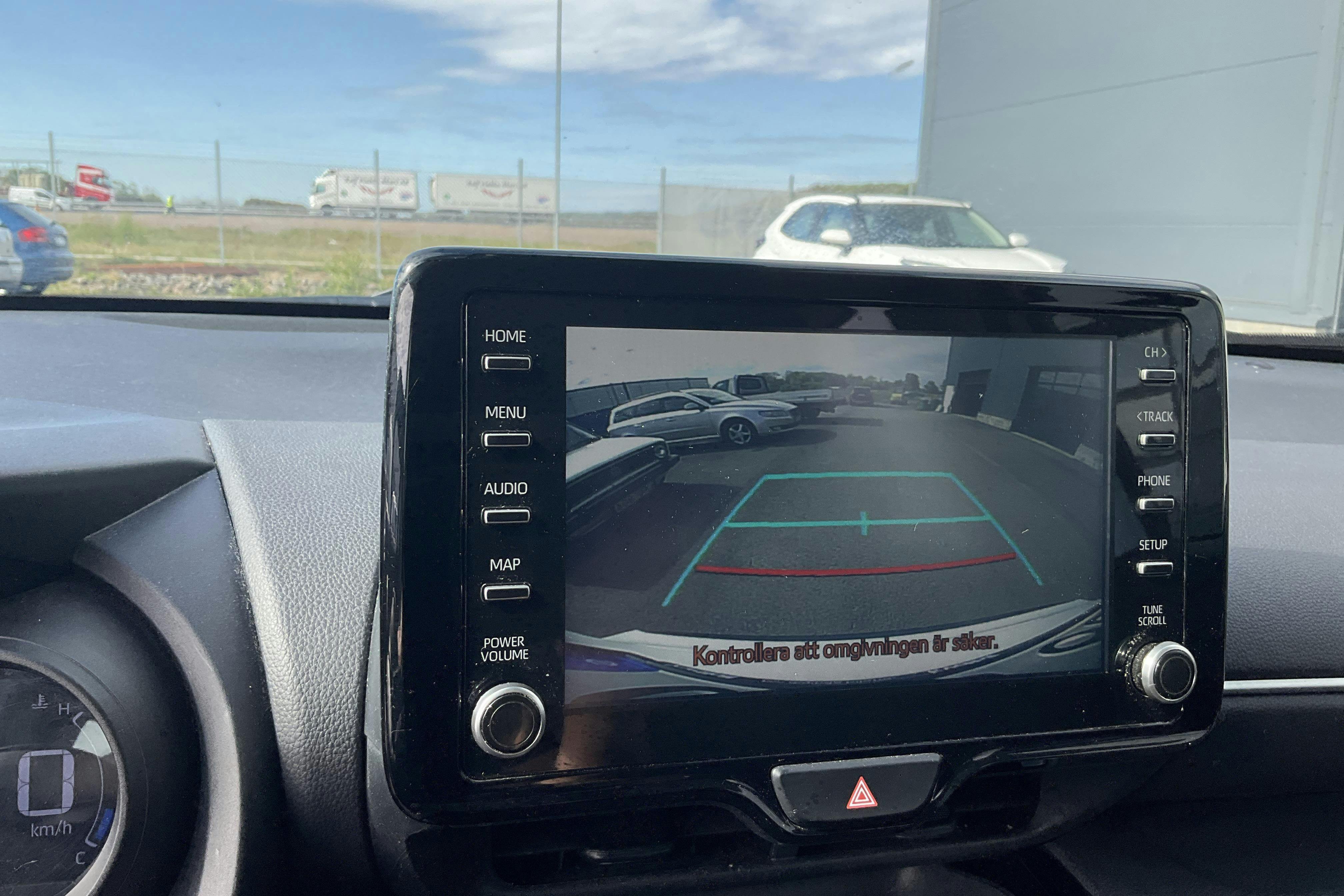Vehicle Image 14