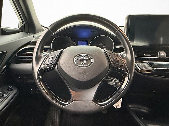Vehicle Image 11