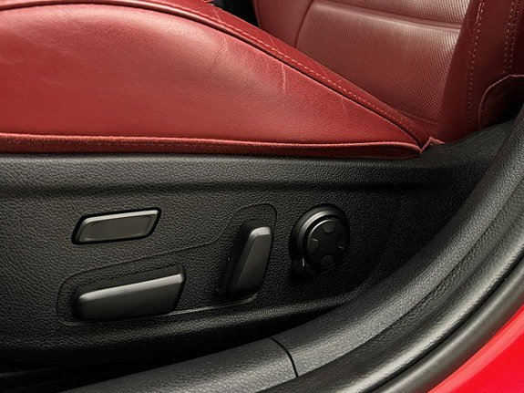 Vehicle Image 24
