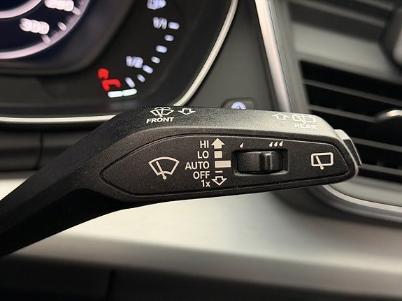 Vehicle Image 28