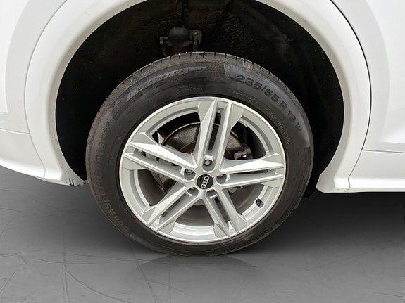 Vehicle Image 33