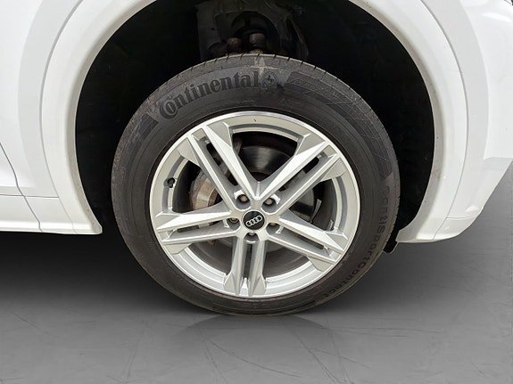 Vehicle Image 35