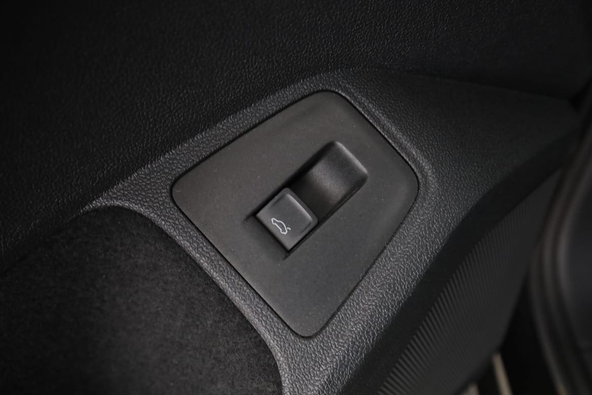 Vehicle Image 38