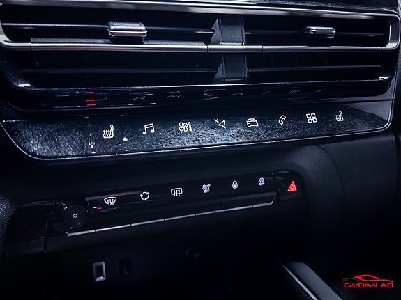 Vehicle Image 28