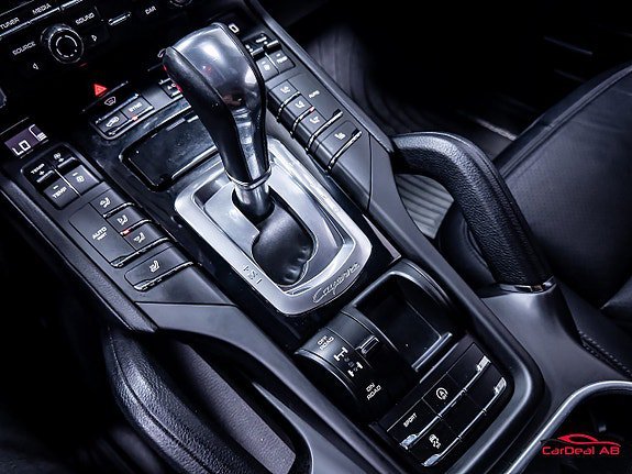 Vehicle Image 32