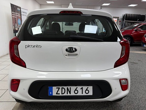Vehicle Image 16