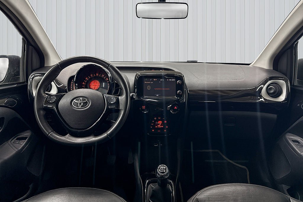 Vehicle Image 10
