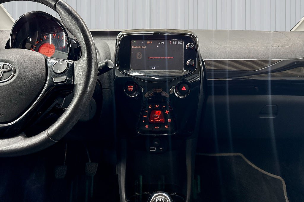 Vehicle Image 11