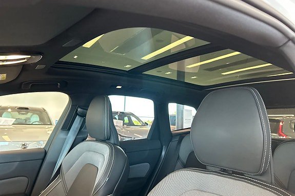Vehicle Image 29