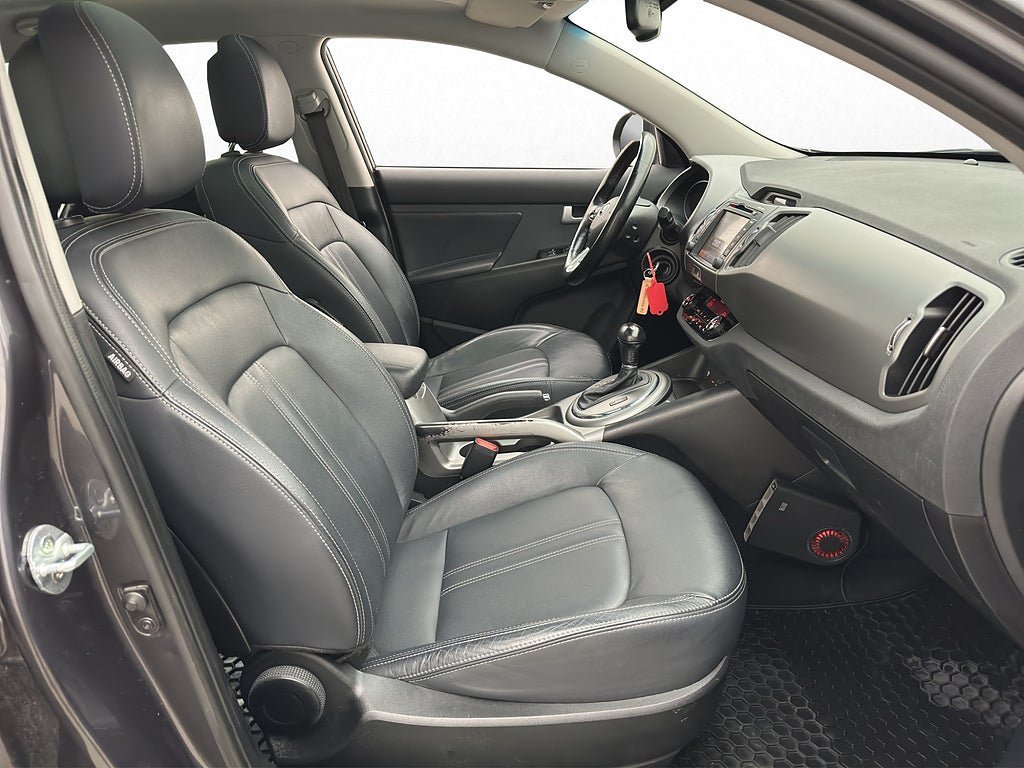 Vehicle Image 11