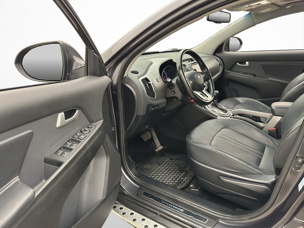 Vehicle Image 13