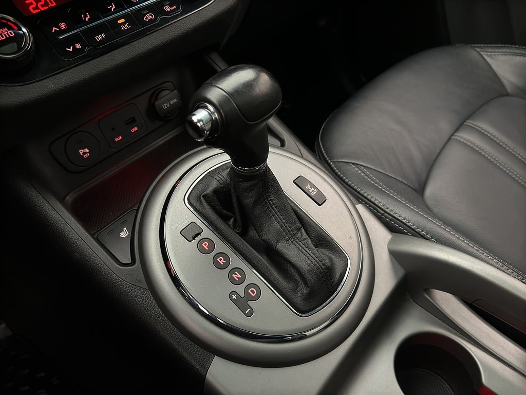 Vehicle Image 22