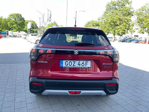 Vehicle Image 6