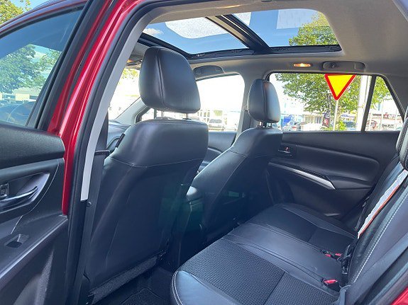 Vehicle Image 16