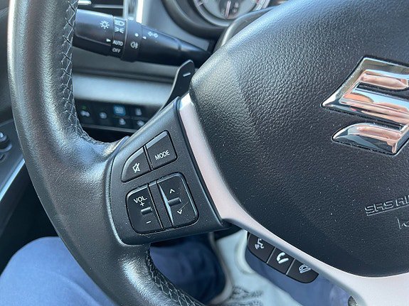 Vehicle Image 26