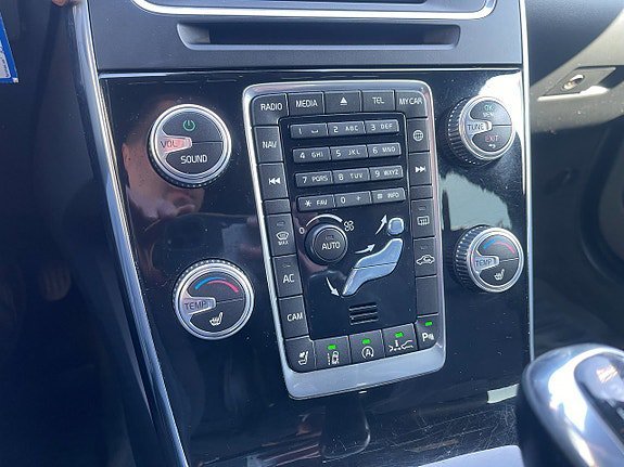 Vehicle Image 28