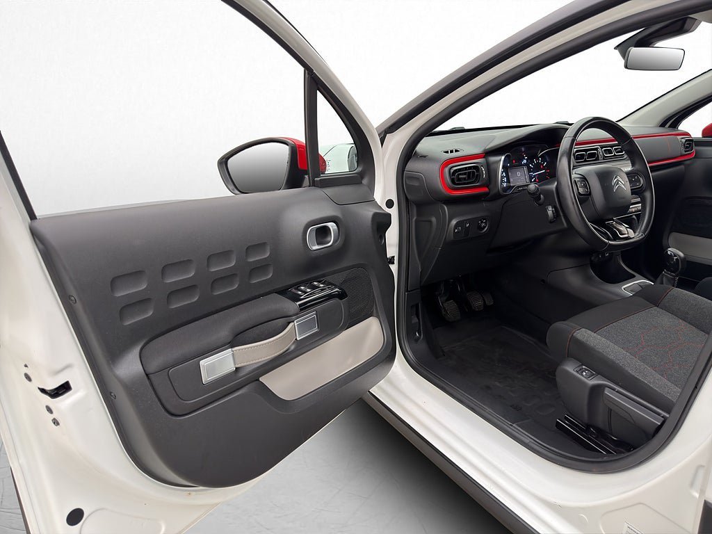 Vehicle Image 11