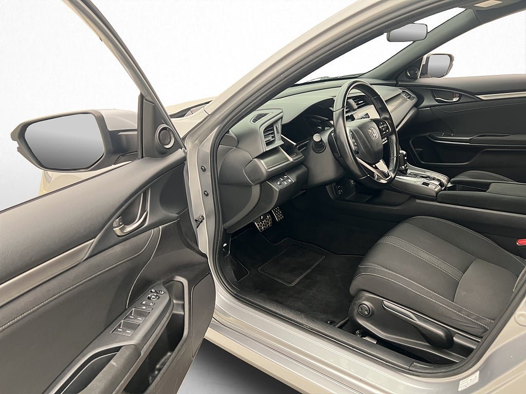Vehicle Image 9