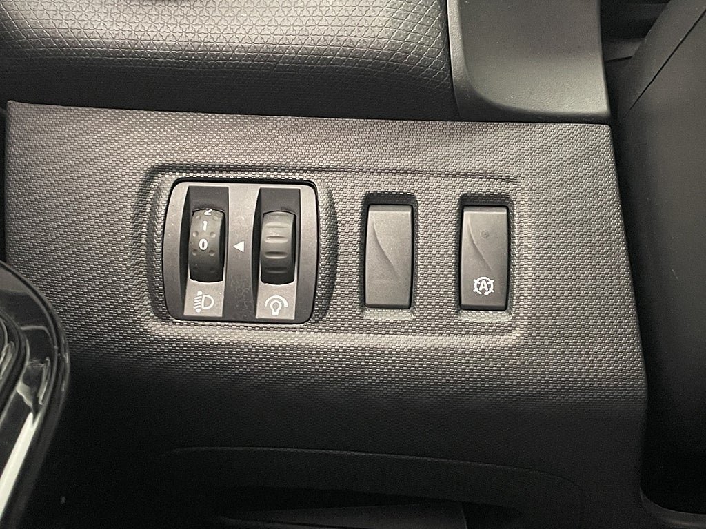 Vehicle Image 26