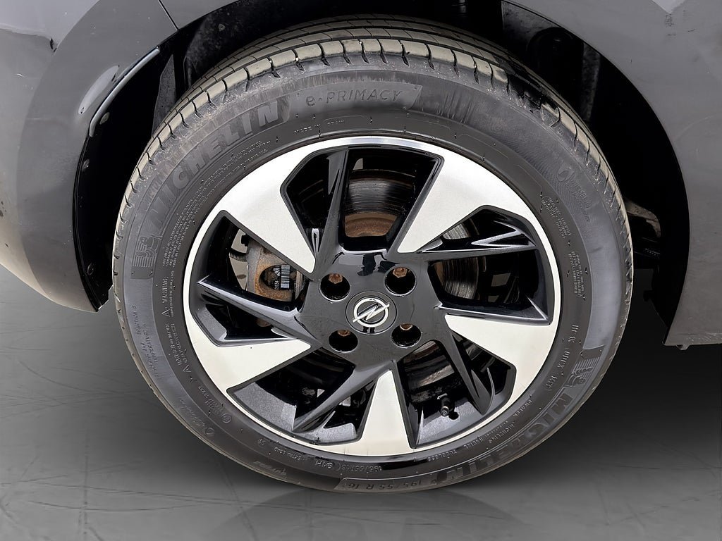 Vehicle Image 33