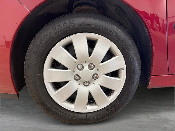 Vehicle Image 22