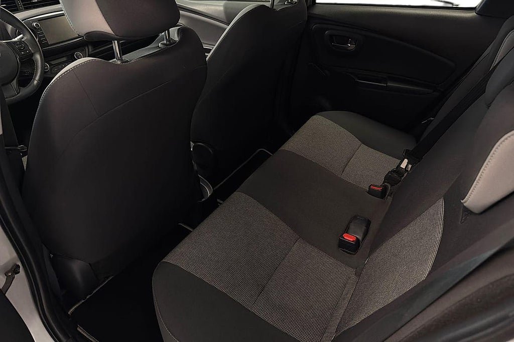 Vehicle Image 13
