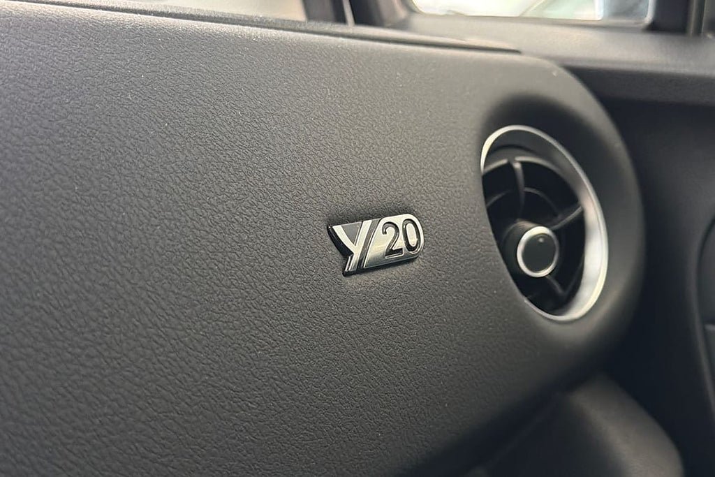 Vehicle Image 21