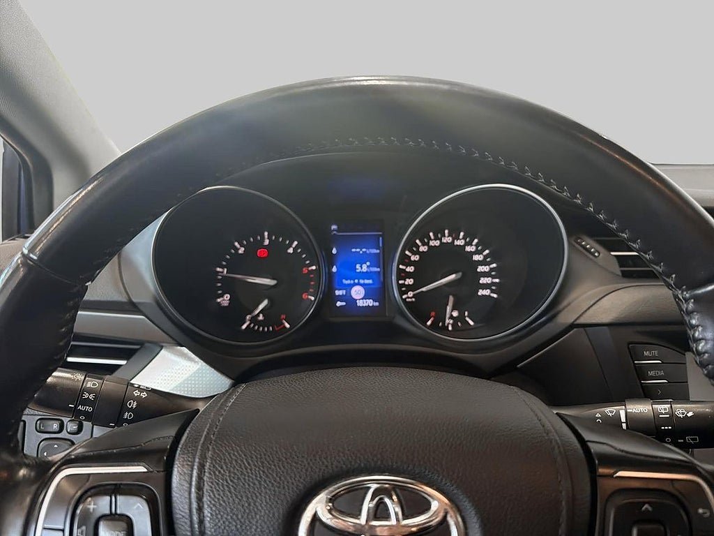Vehicle Image 14