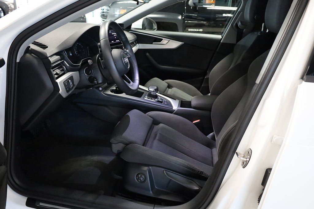 Vehicle Image 9