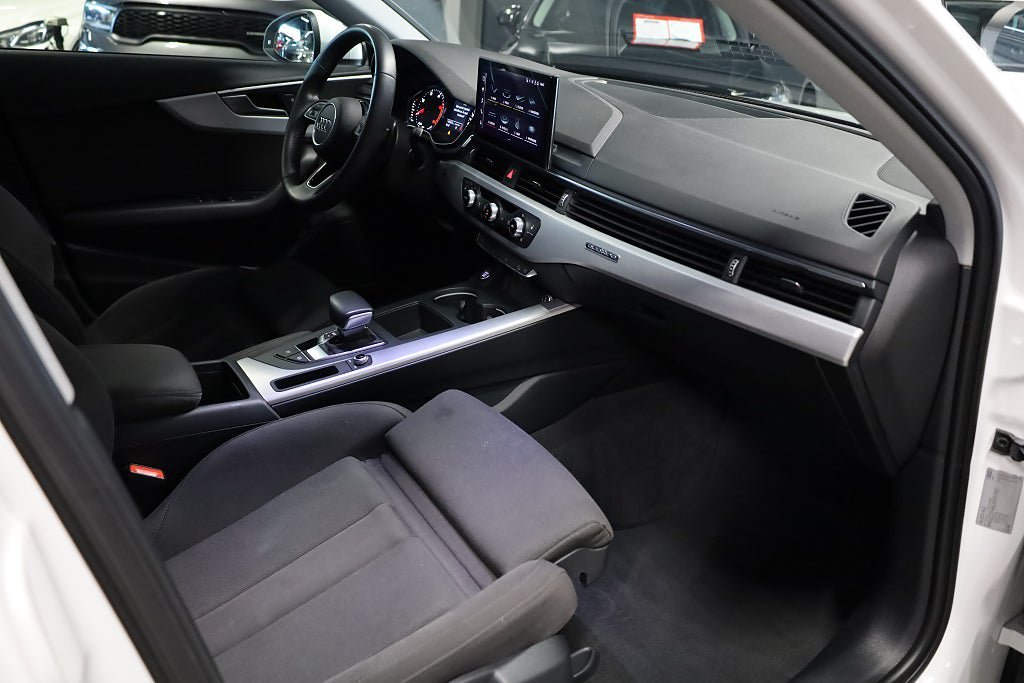 Vehicle Image 11