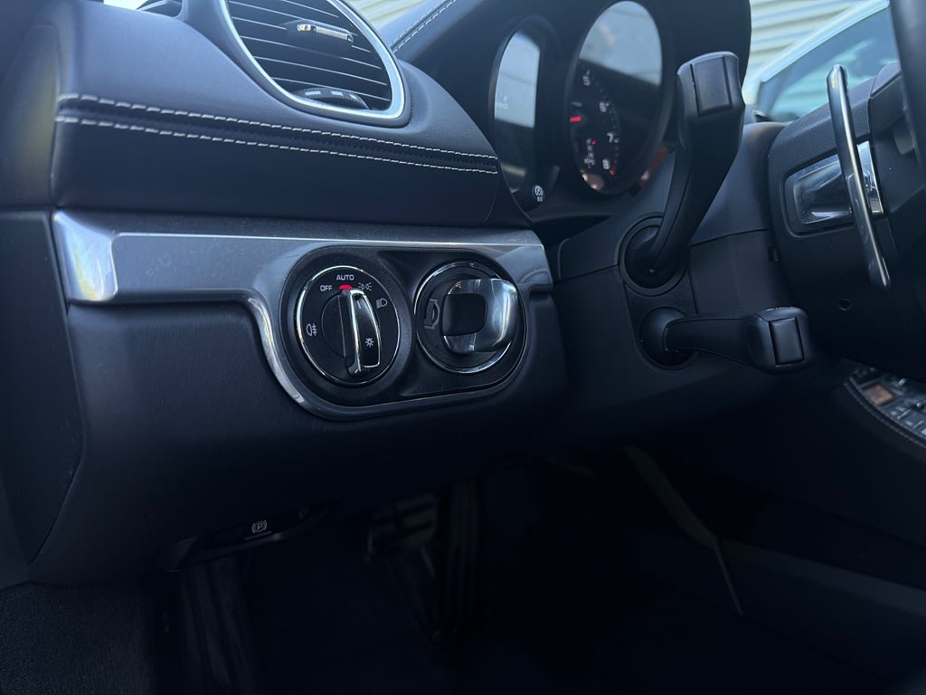 Vehicle Image 17