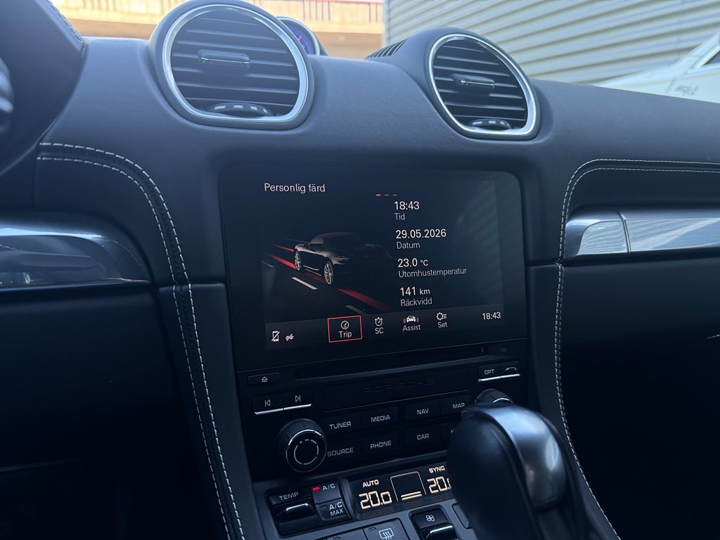 Vehicle Image 24