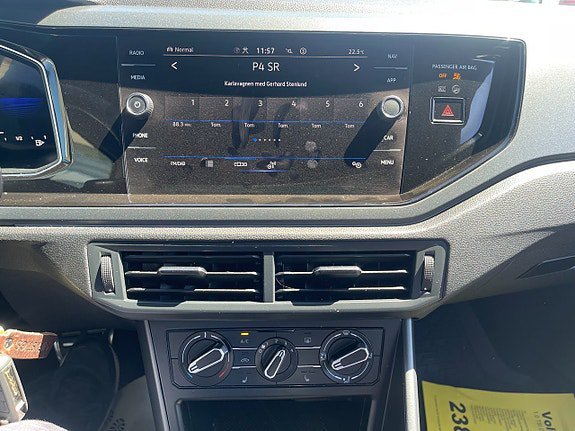 Vehicle Image 21