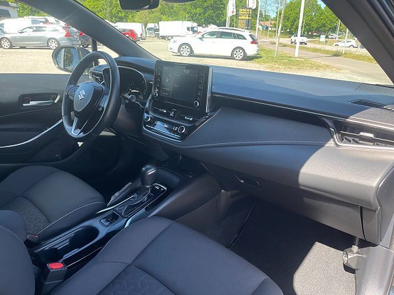 Vehicle Image 16
