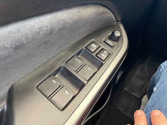 Vehicle Image 23