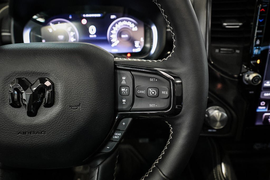 Vehicle Image 23