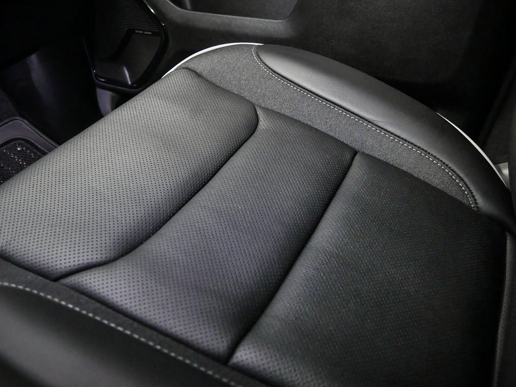 Vehicle Image 26