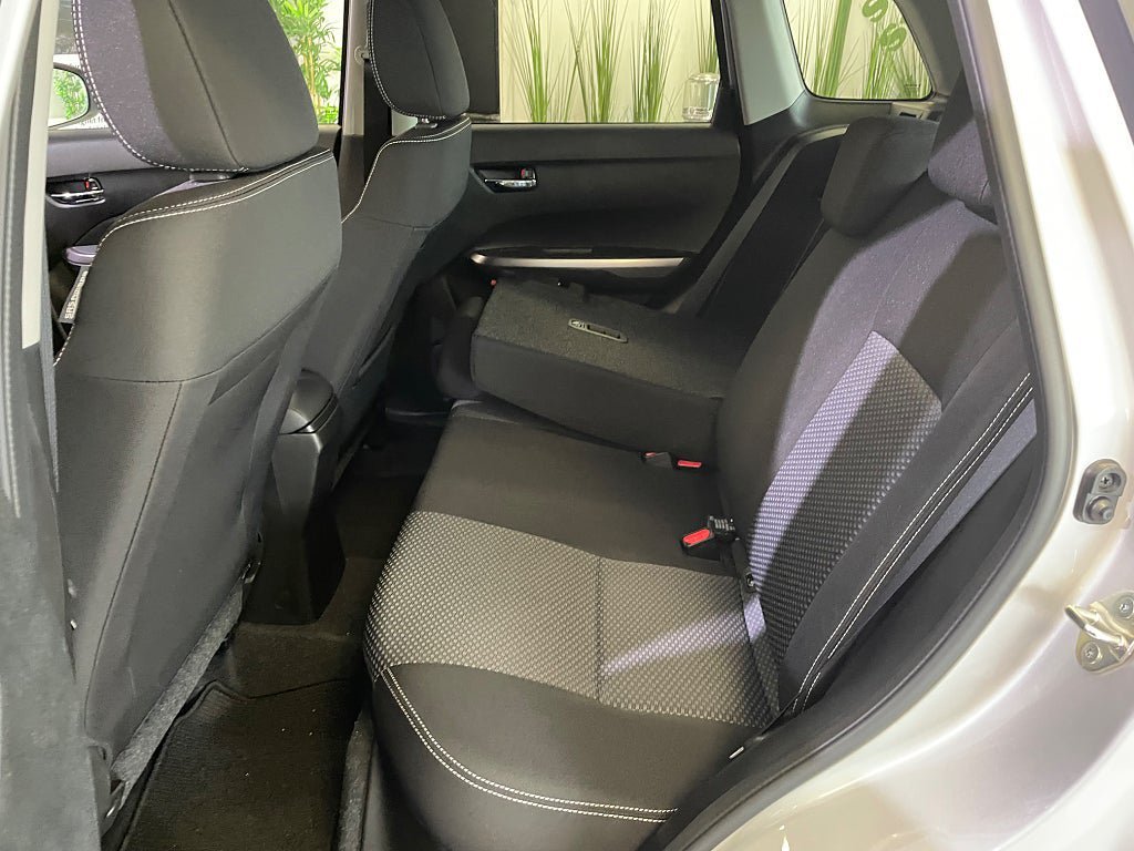Vehicle Image 7