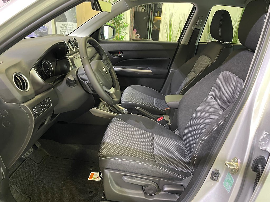 Vehicle Image 8